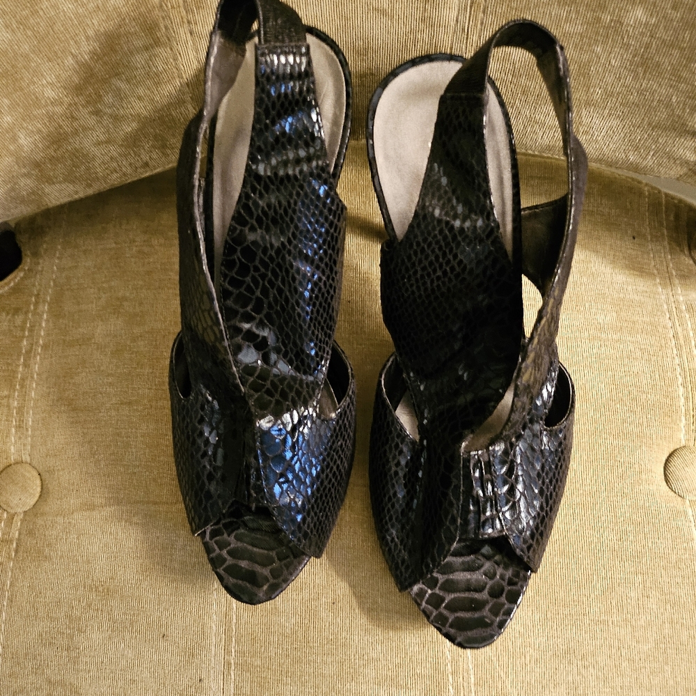 Moda Stilleto Black faux Snakeskin size 9
